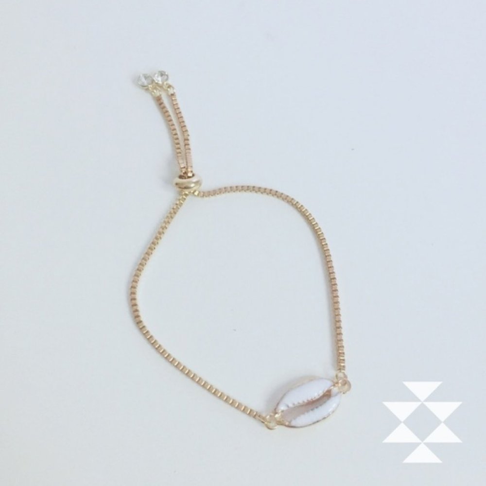 Boho Cowry Shell Gold & White Resizable Bracelet